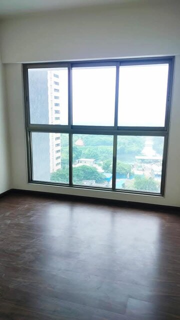 Room in 3 BHK Apartment at Rajesh Raj Infinia, Malad West – for Rent