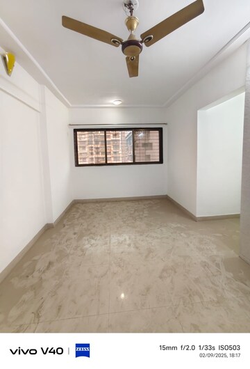 Room in 3 BHK Apartment at Gahlot Majesty and Avenue CHS, Nerul – for Rent