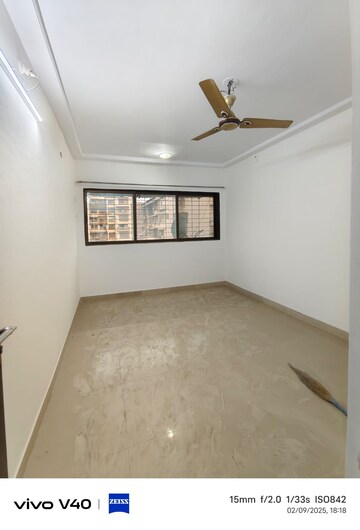 Room in 3 BHK Apartment at Gahlot Majesty and Avenue CHS, Nerul – for Rent