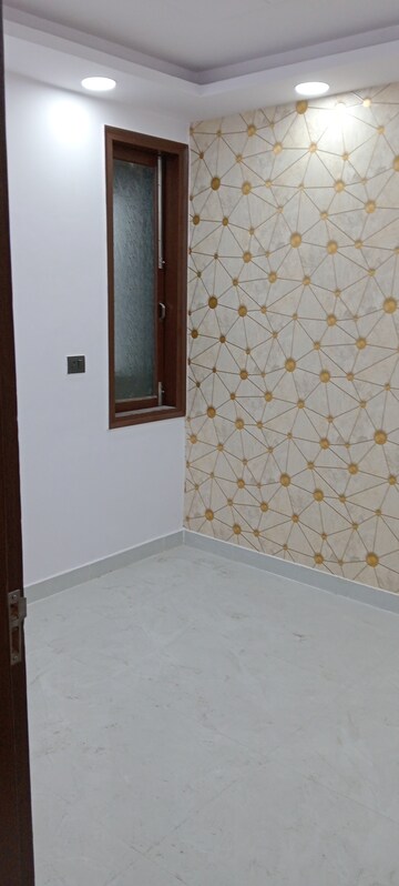 Room in 3 BHK Builder Floor at Govindpuri – for Sale