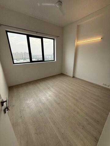 Room in 2 BHK Apartment at Ireo Skyon, Sector 60 – for Rent