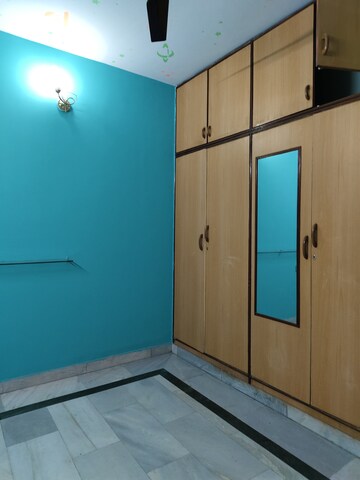 Room in 2 BHK Apartment at Halasuru – for Rent