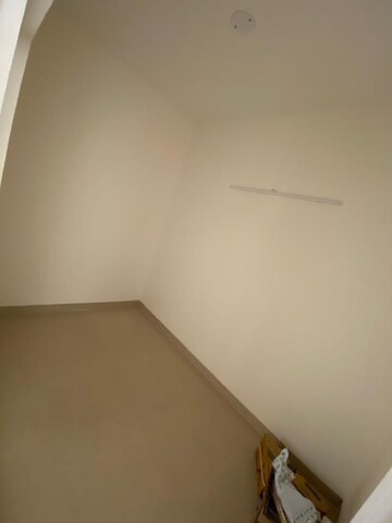 Room in 2 BHK Apartment at Emaar Emerald Estate, Sector 65 – for Rent