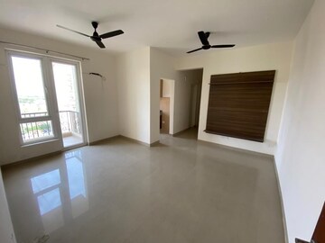 Room in 2 BHK Apartment at Emaar Emerald Estate, Sector 65 – for Rent