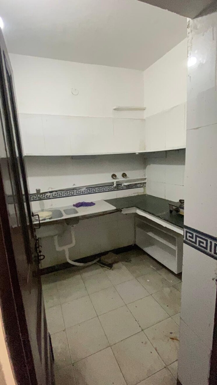 Kitchen, sector 17 1 RK 450 Sq.Ft. Independent House In Sector 17 Gurgaon 8199150