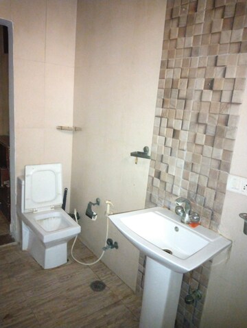 Bathroom in 1 BHK Villa at Sector 85 – for Rent
