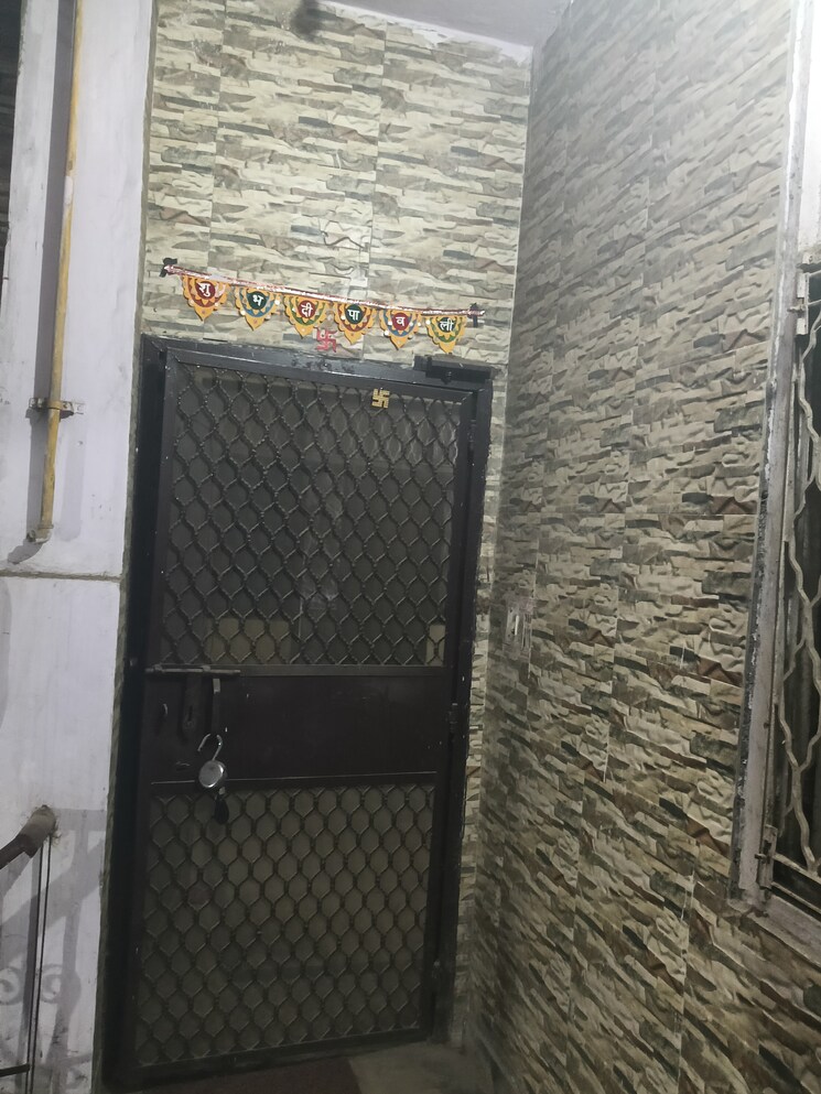 Bathroom, shalimar-apartments-shalimar-garden 2 Bedroom 950 Sq.Ft. Builder Floor In Shalimar Garden Ghaziabad 8199201