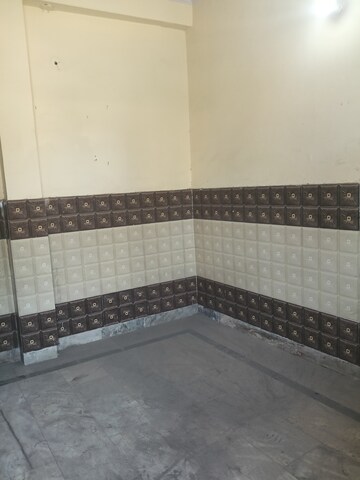 Balcony in 2 BHK Builder Floor at Shalimar Apartments Shalimar Garden, Shalimar Garden – for Sale
