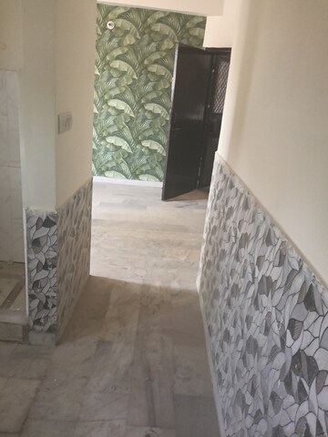 Balcony in 2 BHK Builder Floor at Shalimar Apartments Shalimar Garden, Shalimar Garden – for Sale
