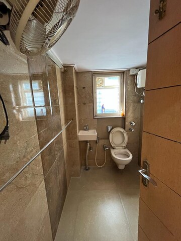 Bathroom in 4 BHK Apartment at Cumballa Crest, Peddar Road – for Rent
