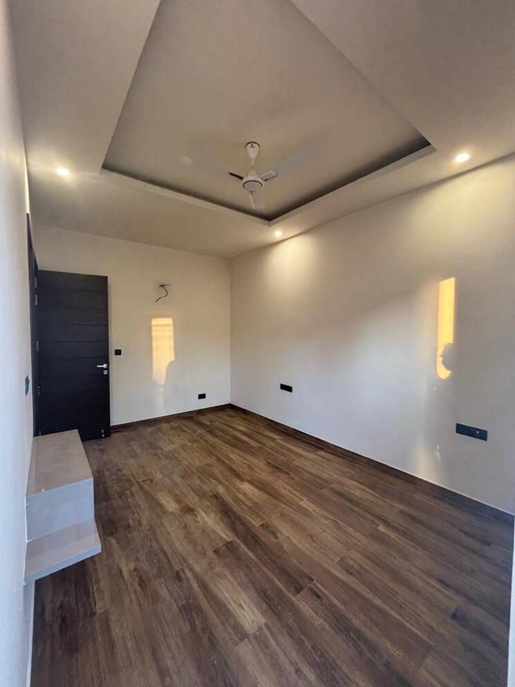 Room, sector 88 3 Bedroom 1931 Sq.Ft. Apartment In Sector 88 Faridabad 8199256