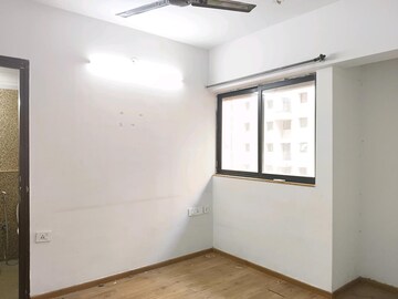 2 BHK Apartment For Rent in Raunak Unnathi Woods Supreme, Ghodbunder Road