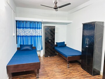 Room in  Pg at Akota – for Rent