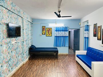Tv Room in  Pg at Akota – for Rent