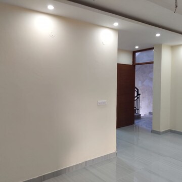 Room in 3 BHK Apartment at GHB Splande, High Ground – for Rent