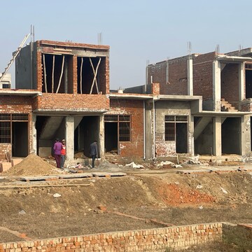  Plot – Exterior View View at Dhoom Manikpur - for Sale