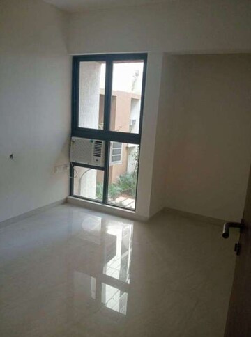 Room in 2 BHK Apartment at Lodha Crown Quality Homes, Majiwada – for Rent