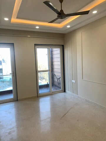 Room in 4 BHK Apartment at M3M Golf Hills, Sector 79 – for Sale