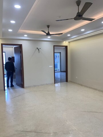 Room in 4 BHK Apartment at M3M Golf Hills, Sector 79 – for Sale