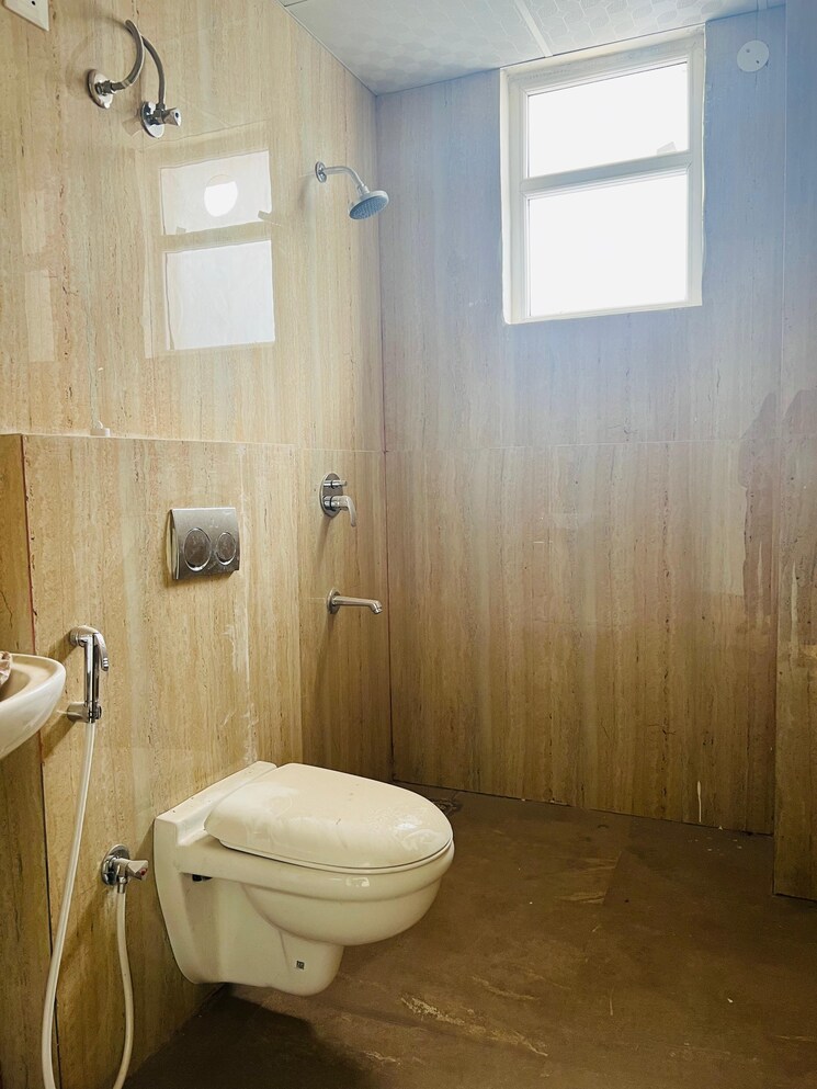 Bathroom, motiaz-royal-citi 4 Bedroom 3450 Sq.Ft. Penthouse In Ambala Highway Zirakpur 8199520
