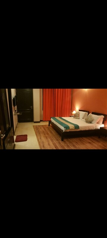 Bedroom in 6+ BHK Villa at DLF City Phase IV, Dlf Phase iv – for Sale