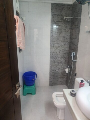 Bathroom in 2.5 BHK Builder Floor at DLF Pink Town House, Dlf City Phase 3 – for Rent
