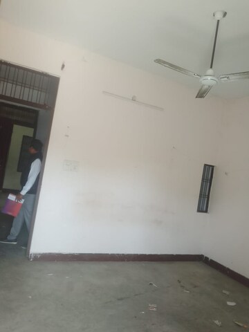 Room in 1 BHK Independent House at Gomti Nagar – for Rent