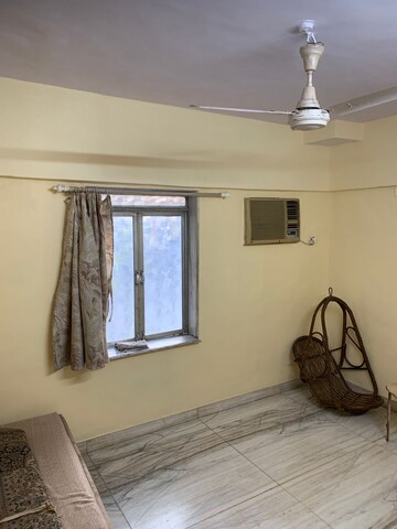Room in 1 BHK Apartment at Happy House, Vakola – for Rent