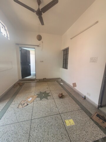Room in 3 BHK Apartment at Janakpuri – for Rent