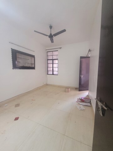 Room in 3 BHK Apartment at Janakpuri – for Rent