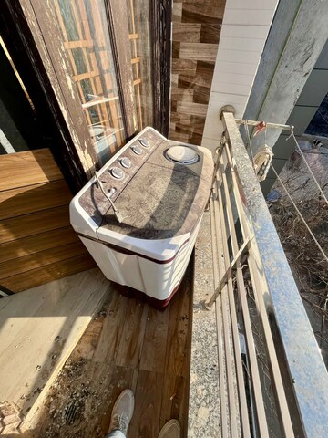 Balcony in 2 BHK Builder Floor at Dwarka Mor – for Rent
