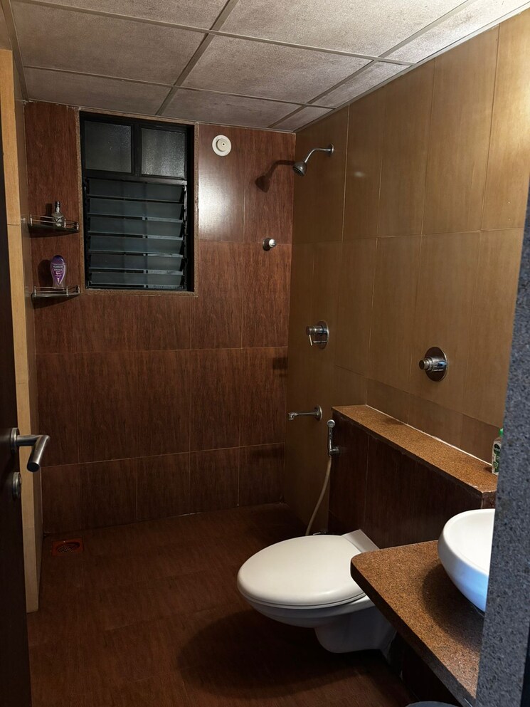 Bathroom, pride-park-springs 2 Bedroom 1000 Sq.Ft. Apartment In Dhanori Pune 8199747