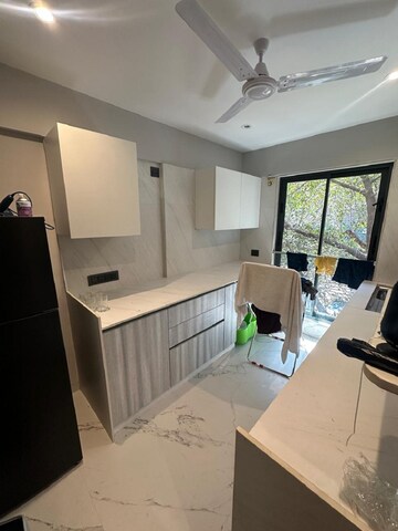 Team Area in 1 RK Apartment at Khar West – for Rent