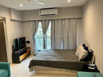 Bedroom in 1 RK Apartment at Khar West – for Rent