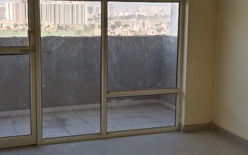 2 BHK Apartment For Rent in Pyramid Elite, Sector 86