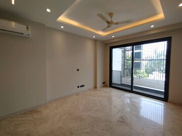 Room in 4 BHK Builder Floor at Dlf Phase I – for Sale