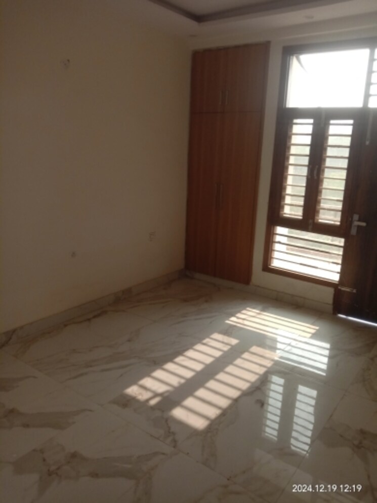 Room, sector 42 2 Bedroom 1000 Sq.Ft. Builder Floor In Sector 42 Faridabad 8199860