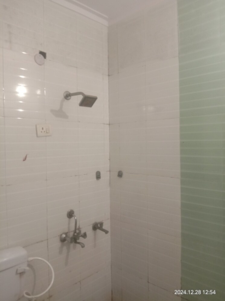 Bathroom, sector 42 2 Bedroom 1000 Sq.Ft. Builder Floor In Sector 42 Faridabad 8199860