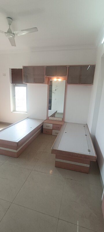 Room in 3 BHK Apartment at Soham Garden, Manpada – for Rent