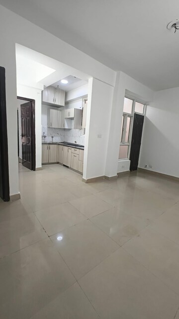 Room in 2 BHK Apartment at Supertech Cape Town, Sector 74 – for Sale