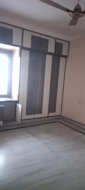 Building Lobby in 3 BHK Builder Floor at Kothapet – for Rent