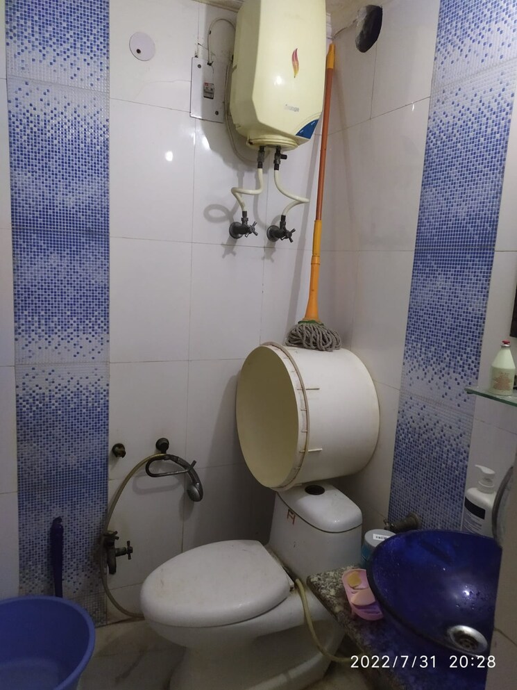 Bathroom, sector 12 dwarka 3 Bedroom 1450 Sq.Ft. Apartment In Sector 12 Dwarka Delhi 8199929