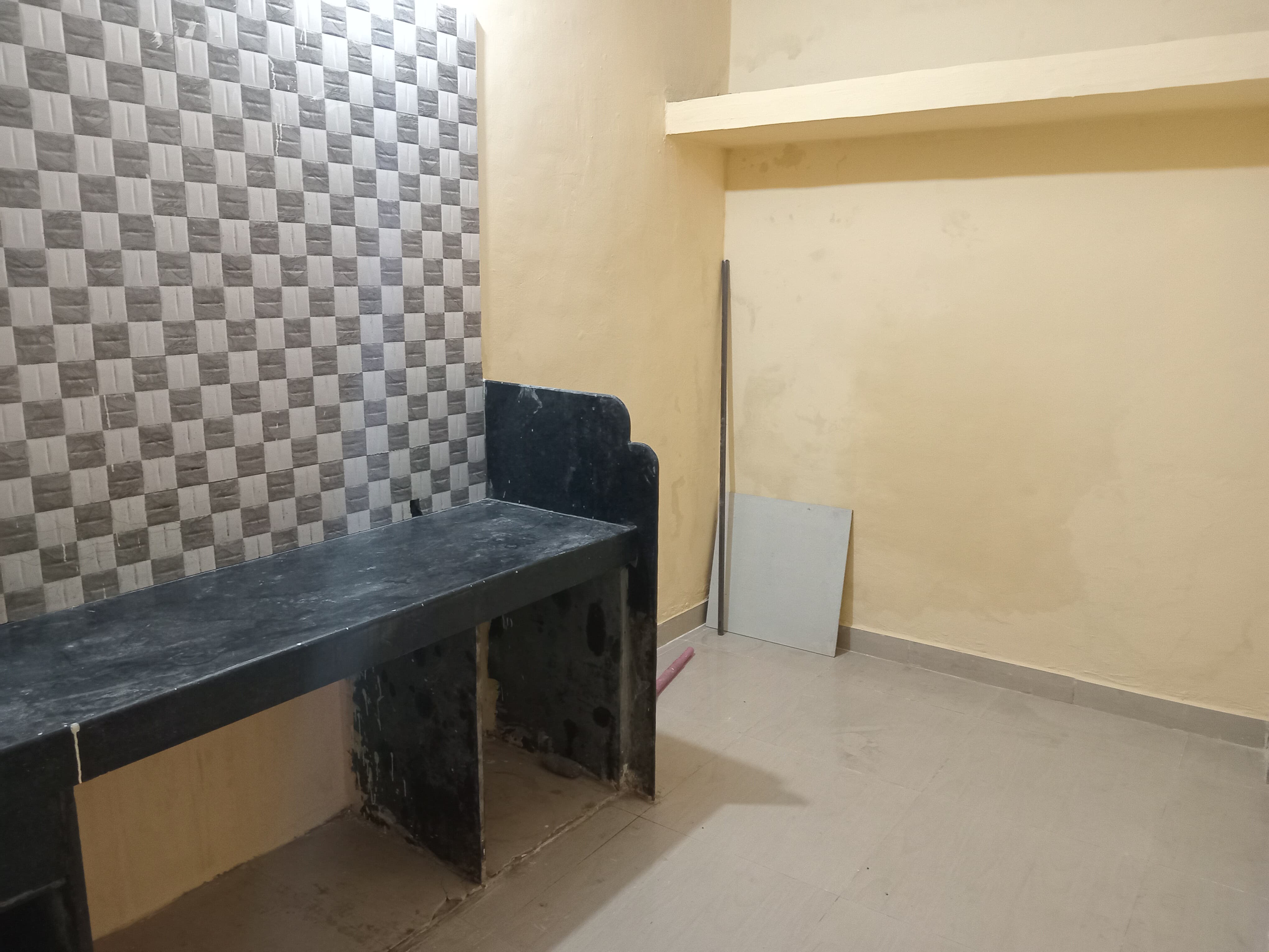 1 BHK + Extra Room Apartment For Sale in Shankar Complex