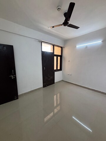 Room in 3 BHK Apartment at Sanchar Nest Palm Heights, Wave City – for Rent
