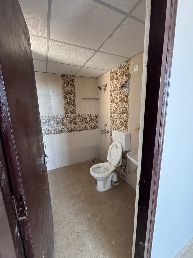 Bathroom, sanchar-nest-palm-heights 3 Bedroom 1200 Sq.Ft. Apartment In Wave City Ghaziabad 8199989