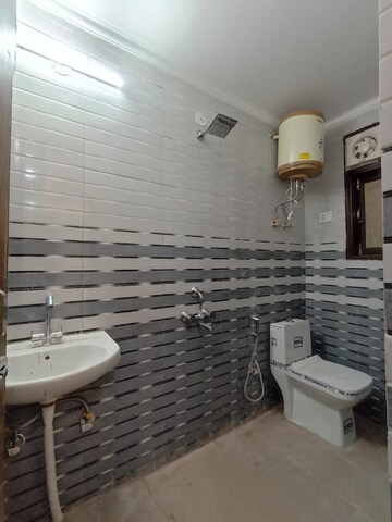 Attached Bathroom in 2 BHK Apartment at Saket – for Rent