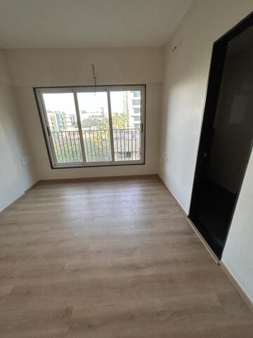 Room in 2 BHK Apartment at JP Eminence, Andheri West – for Rent