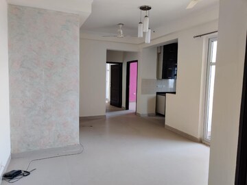 Room in 3 BHK Apartment at Amrapali Sapphire, Sector 45 – for Sale