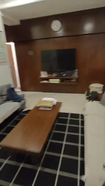 Furnished Amenities in 2 BHK Apartment at Mistry Court, Churchgate – for Rent