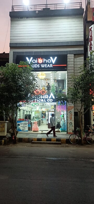 Commercial Showroom 164 Sq.Yd. For Resale in Bhanugudi Junction Kakinada  8200011